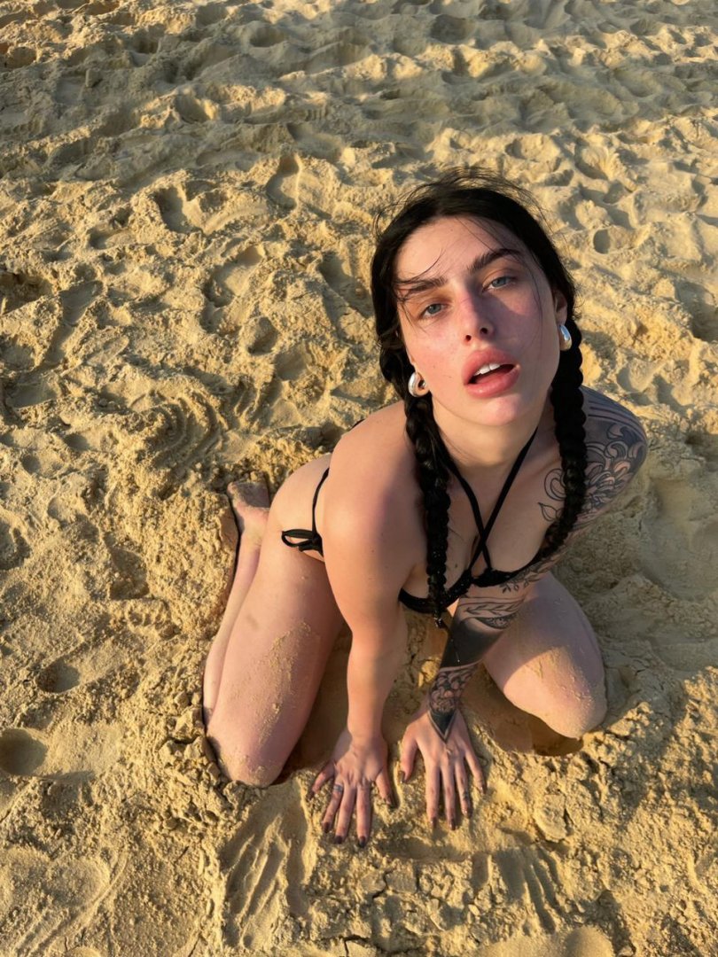Aleks - Photo 1