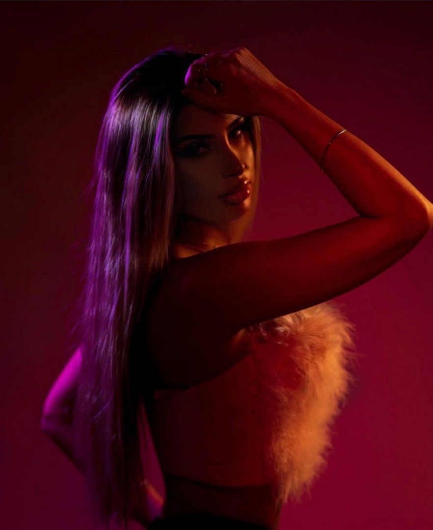Angelika - Photo 1