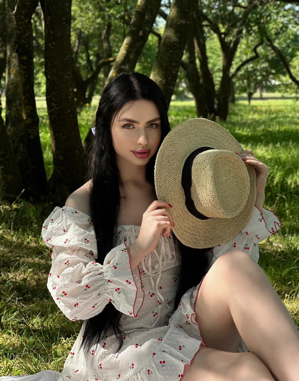 Anna - Photo 1