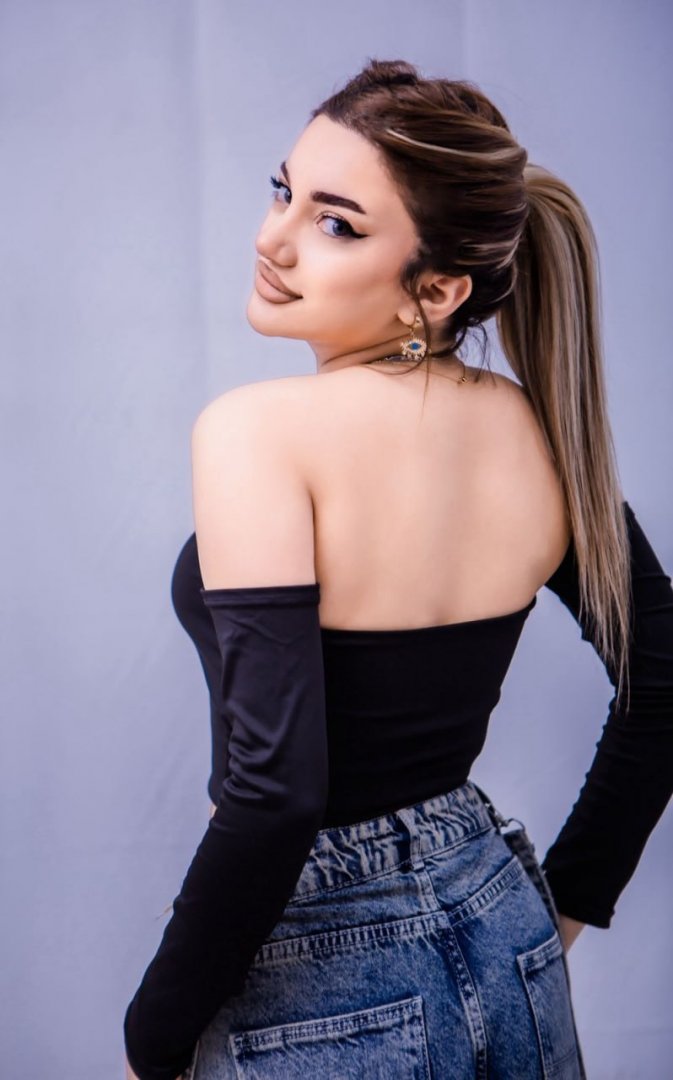 Jeyla - Photo 1