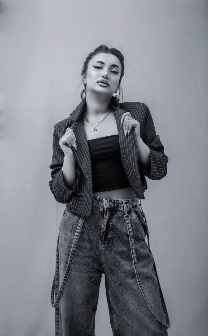 Jeyla - Photo 1
