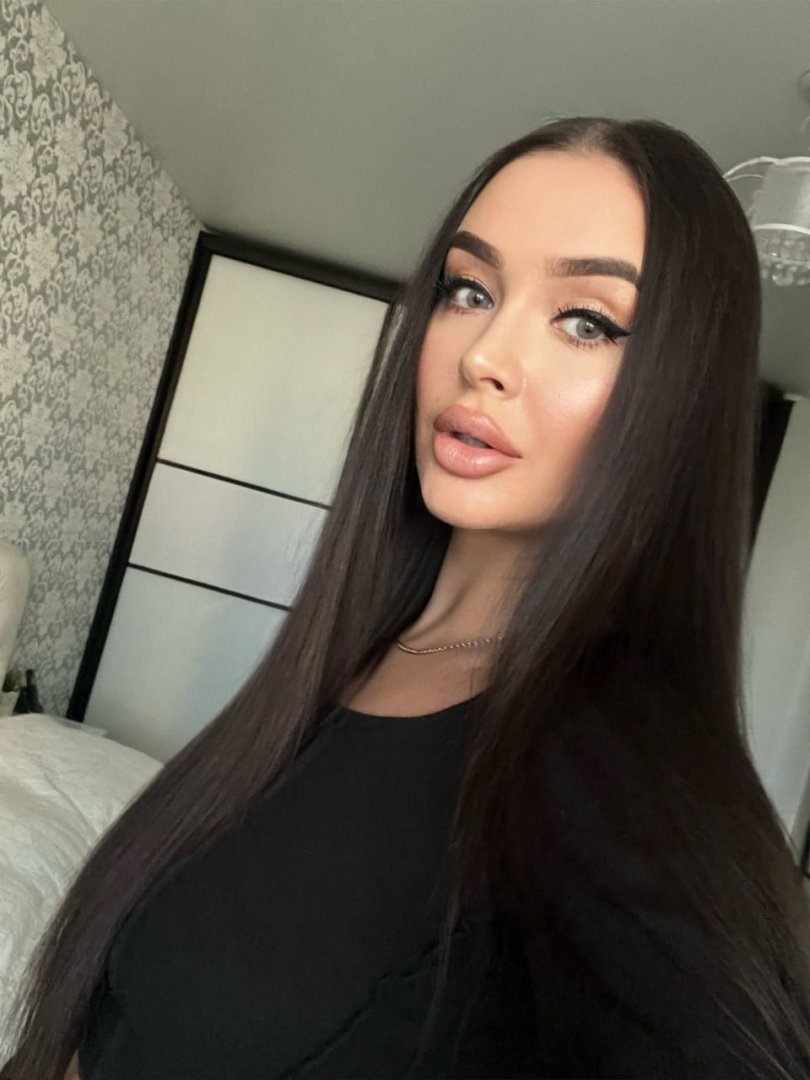 Megan - Photo 1