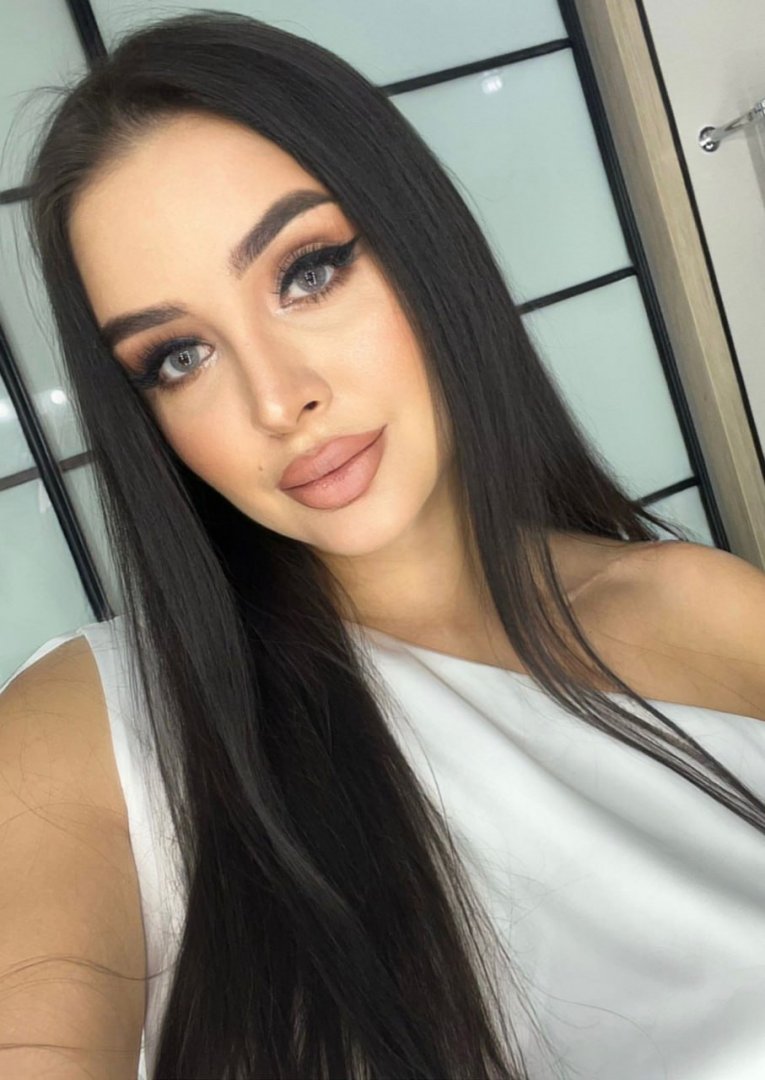 Megan - Photo 1