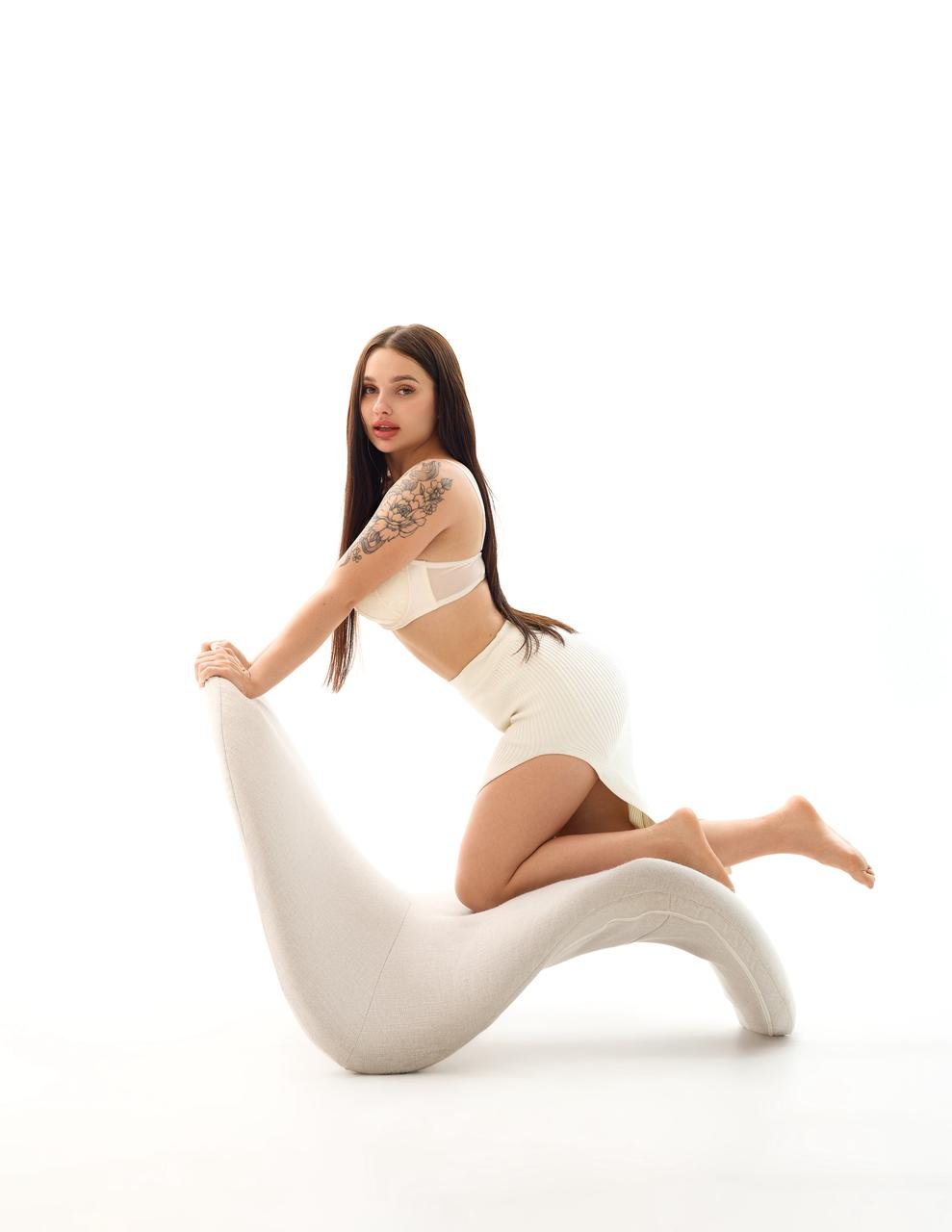 Anya - Photo 1