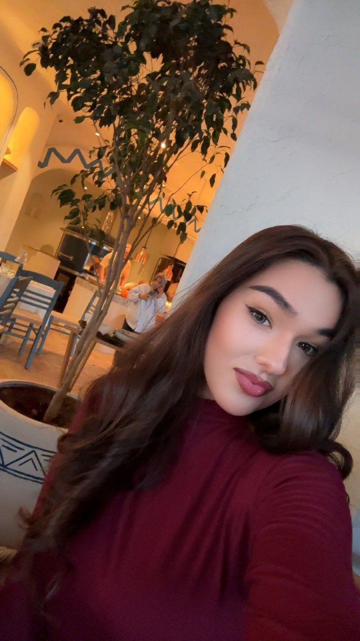 Leah - Photo 1