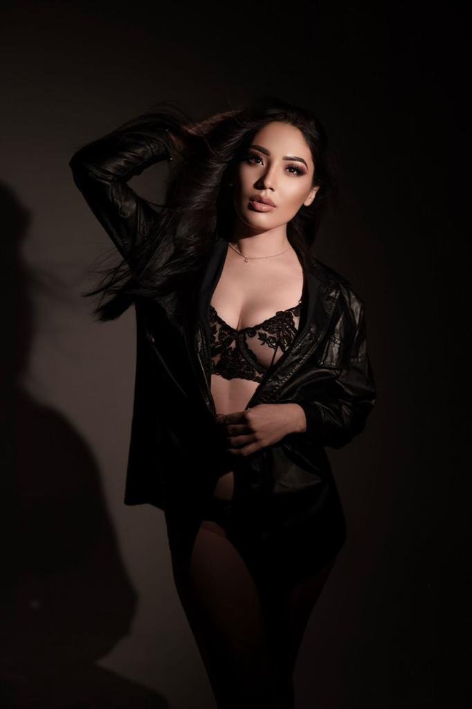 Mercedes - Photo 1